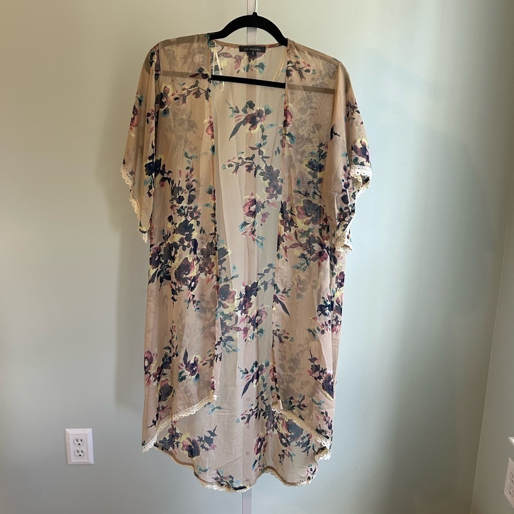 Chic Happens Short Sleeve Sheer Floral Duster Cardigan